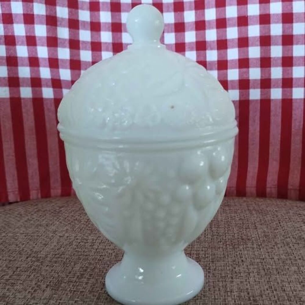 Vintage 1960's Avon White Milk Glass Floral Daisies Footed Jar